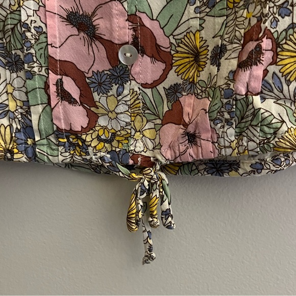 AGB Floral Blouse with Crochet Detailing on the Sleeves Size M - Picture 5 of 5